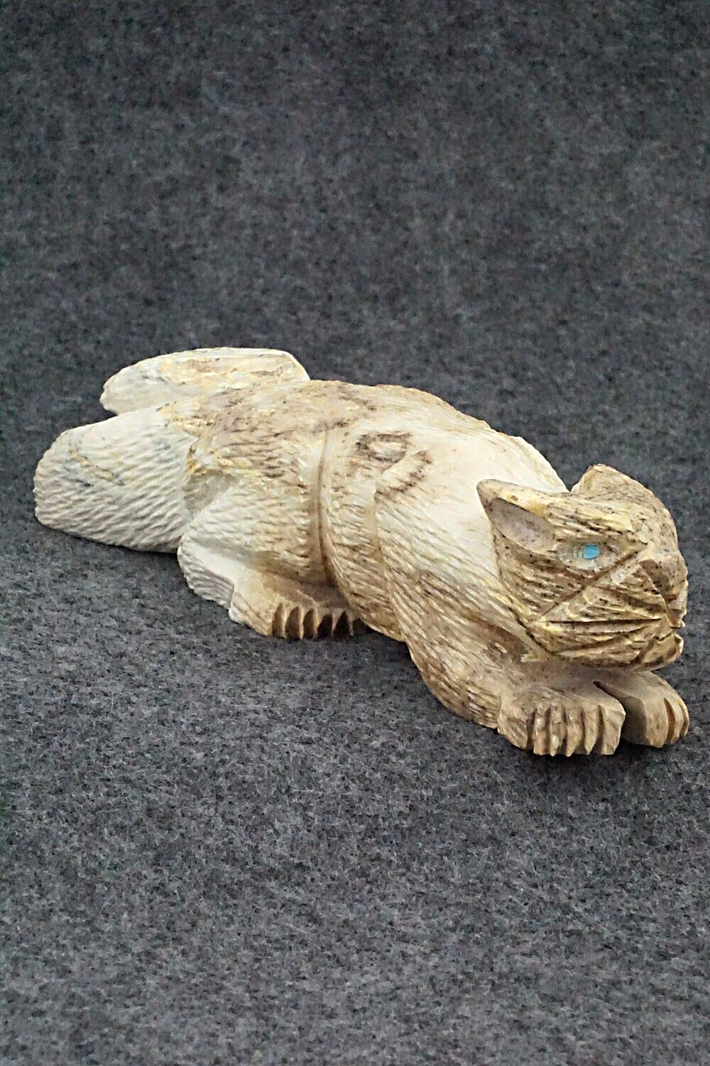 Mountain Lion Zuni Fetish Carving - Tony Mackel