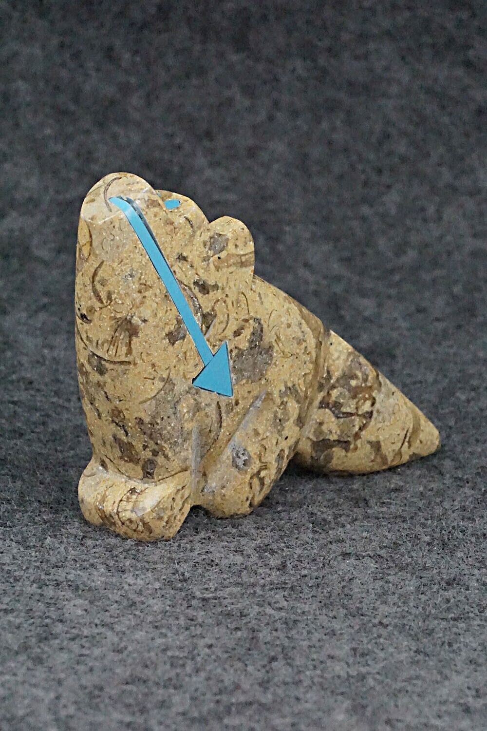 Wolf Zuni Fetish Carving - Bernard Laiwakete