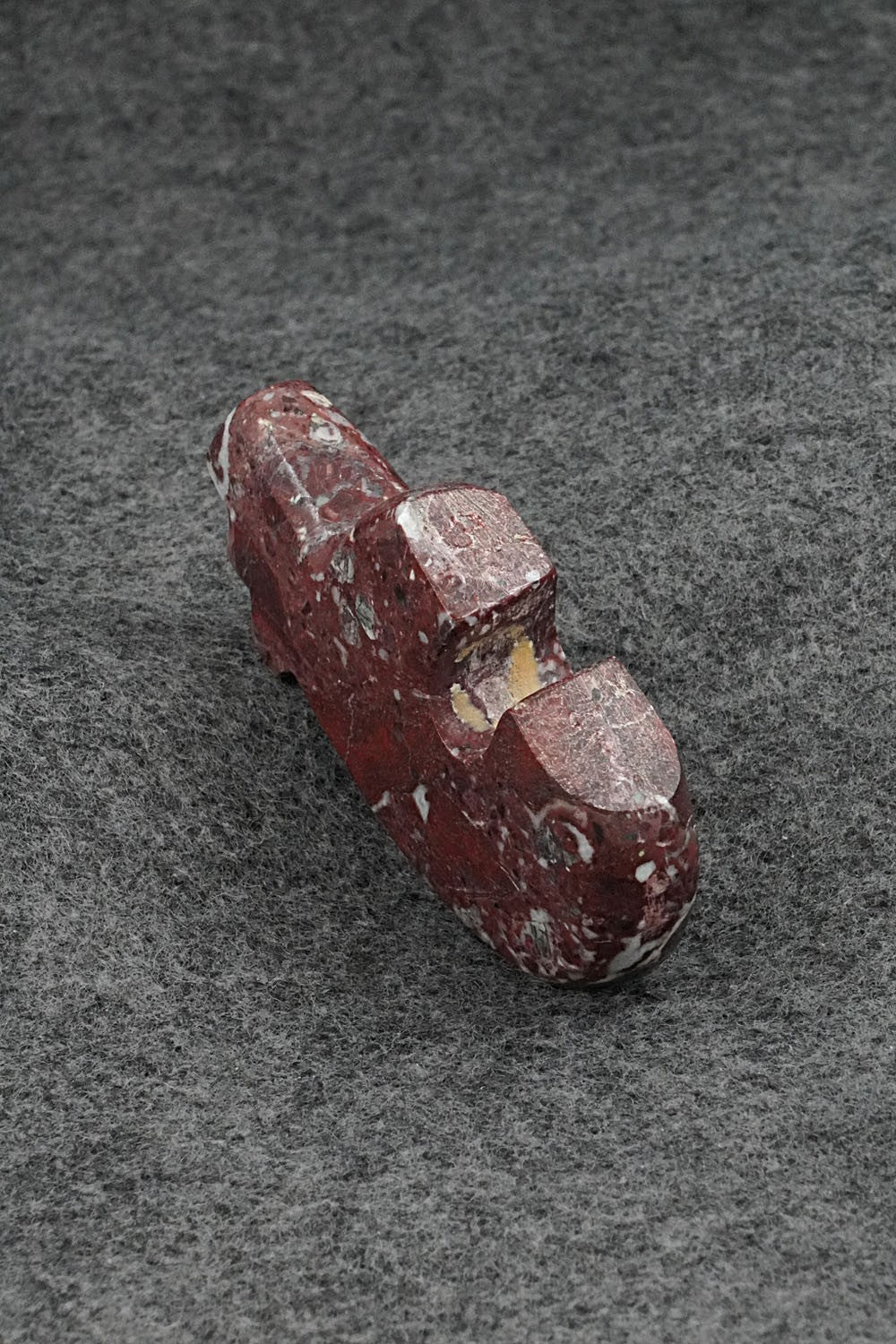 Bear Zuni Fetish Carving - Bernard Laiwakete