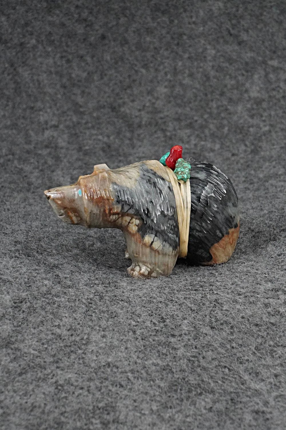 Bear Zuni Fetish Carving - Farlan & Paulette Quam