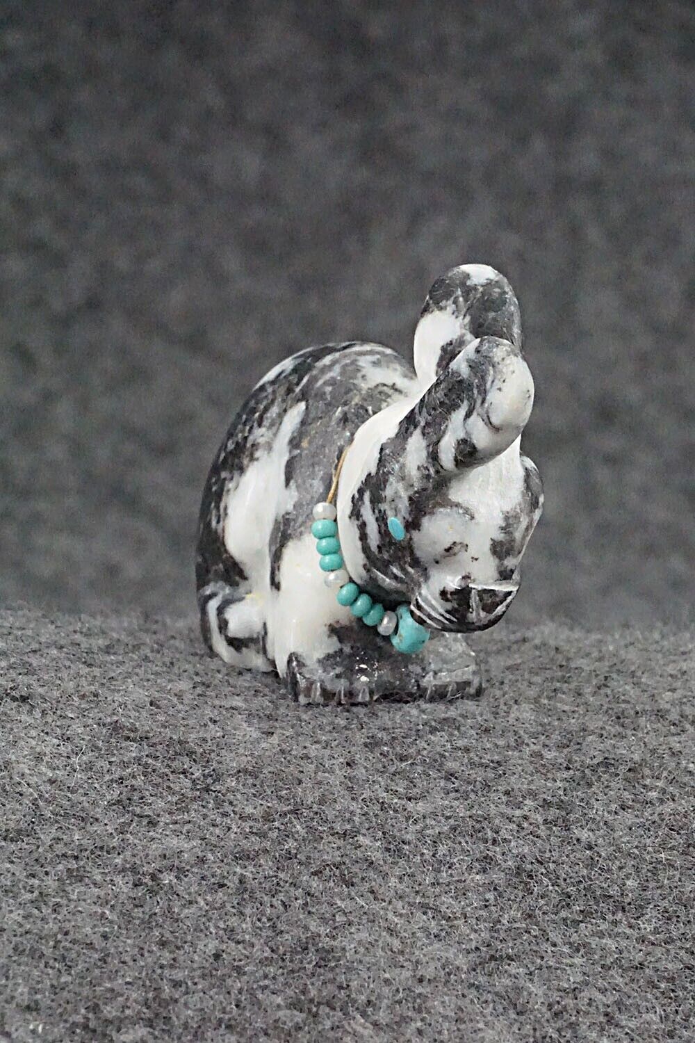 Jack Rabbit Zuni Fetish Carving - Andres Lementino