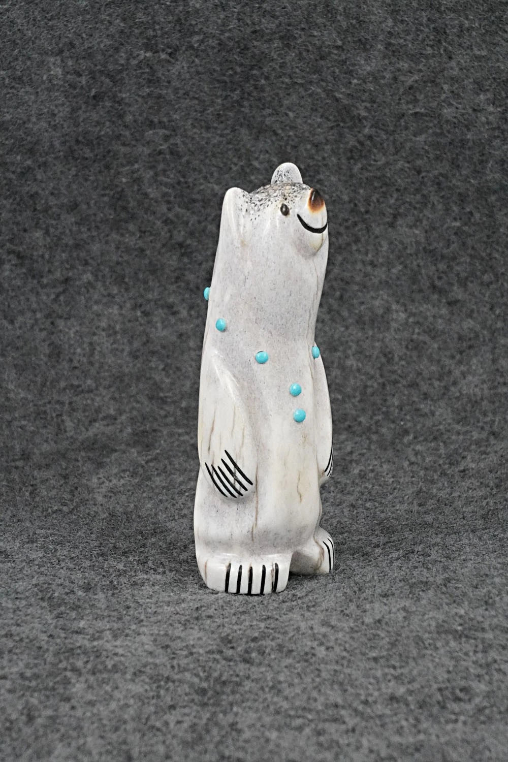 Bear Zuni Fetish Carving - Claudia Peina