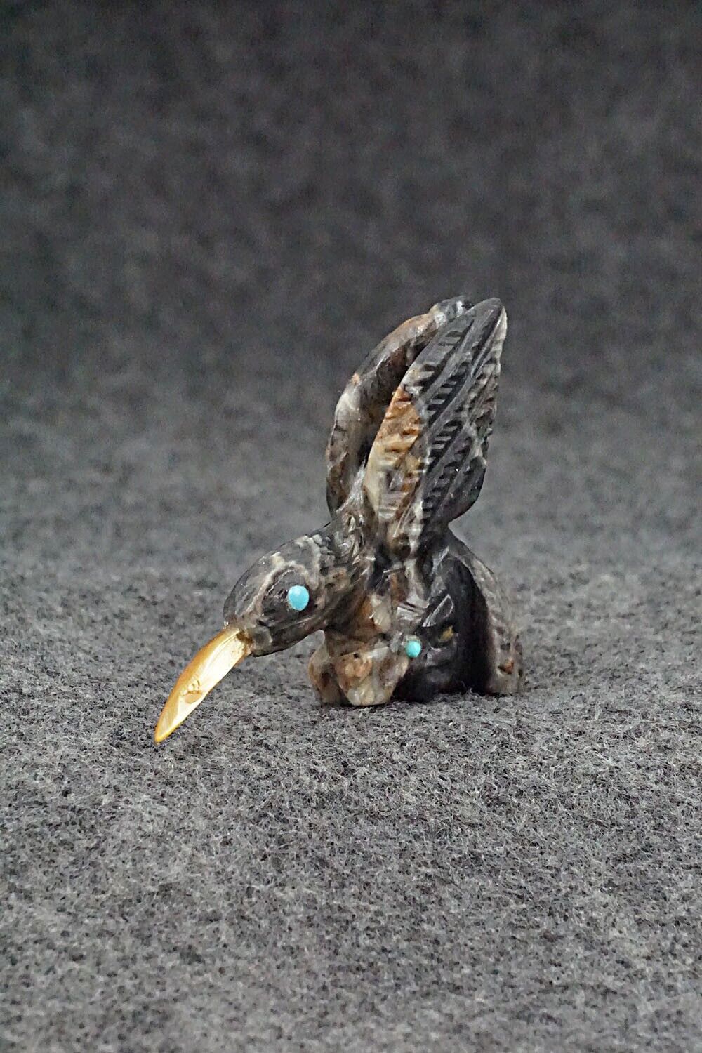 Hummingbird Zuni Fetish Carving - Wilfred Cheama