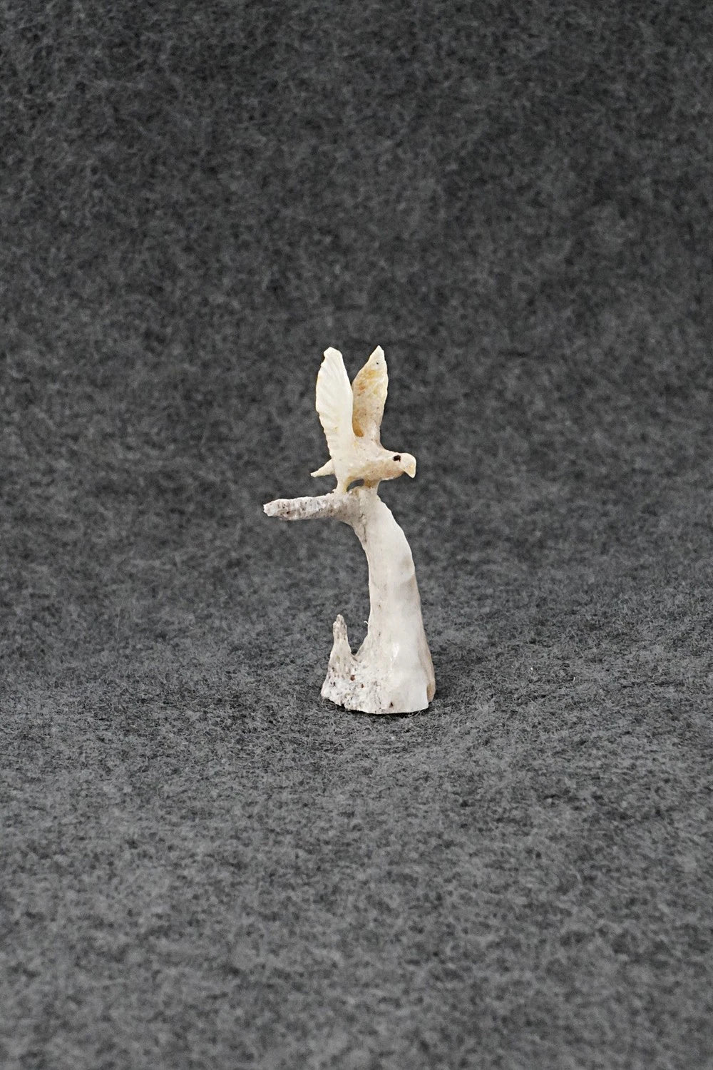 Eagle Zuni Fetish Carving - Ruben Najera