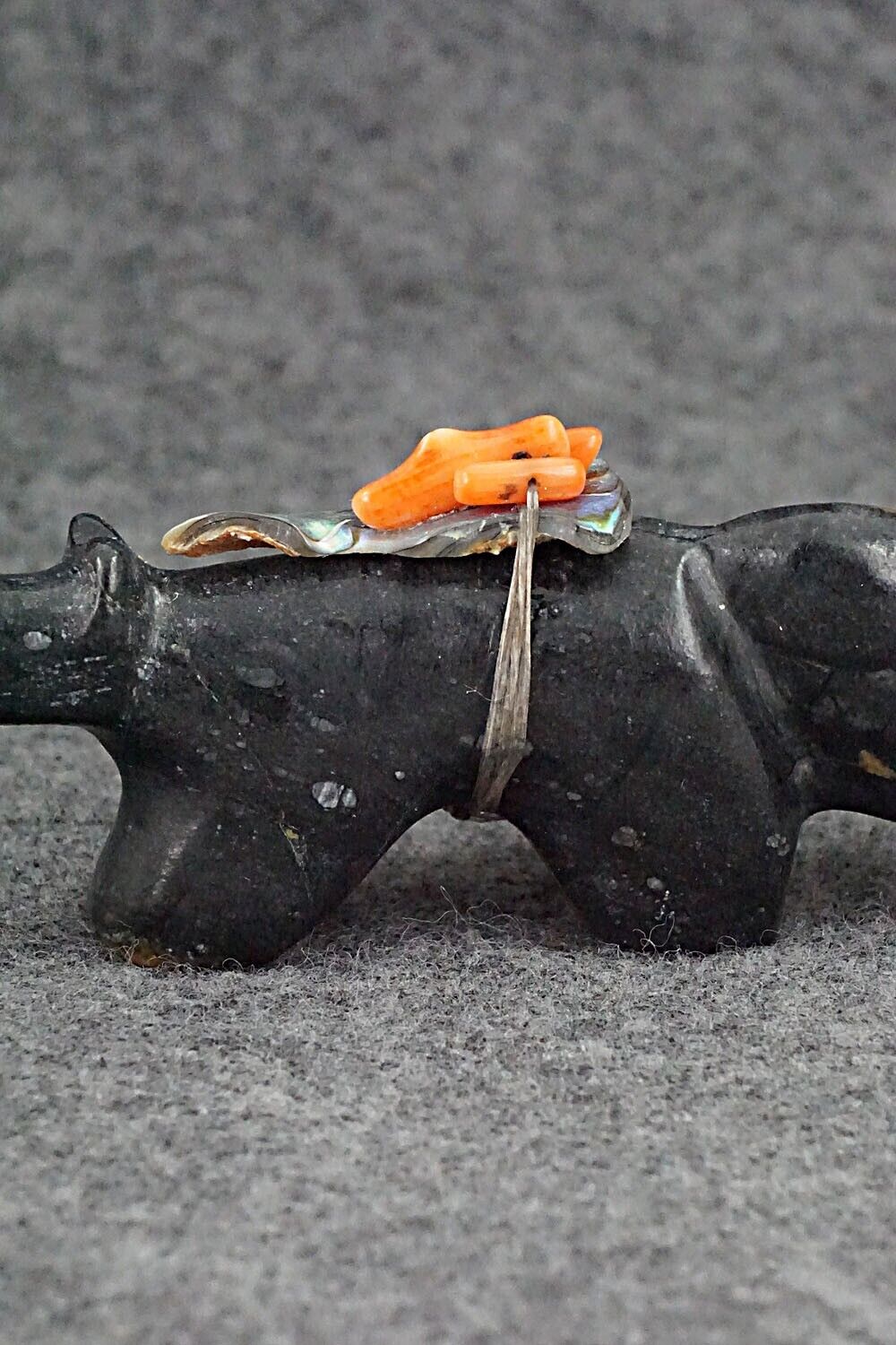 Wolf Zuni Fetish Carving - Donovan Laiwakete