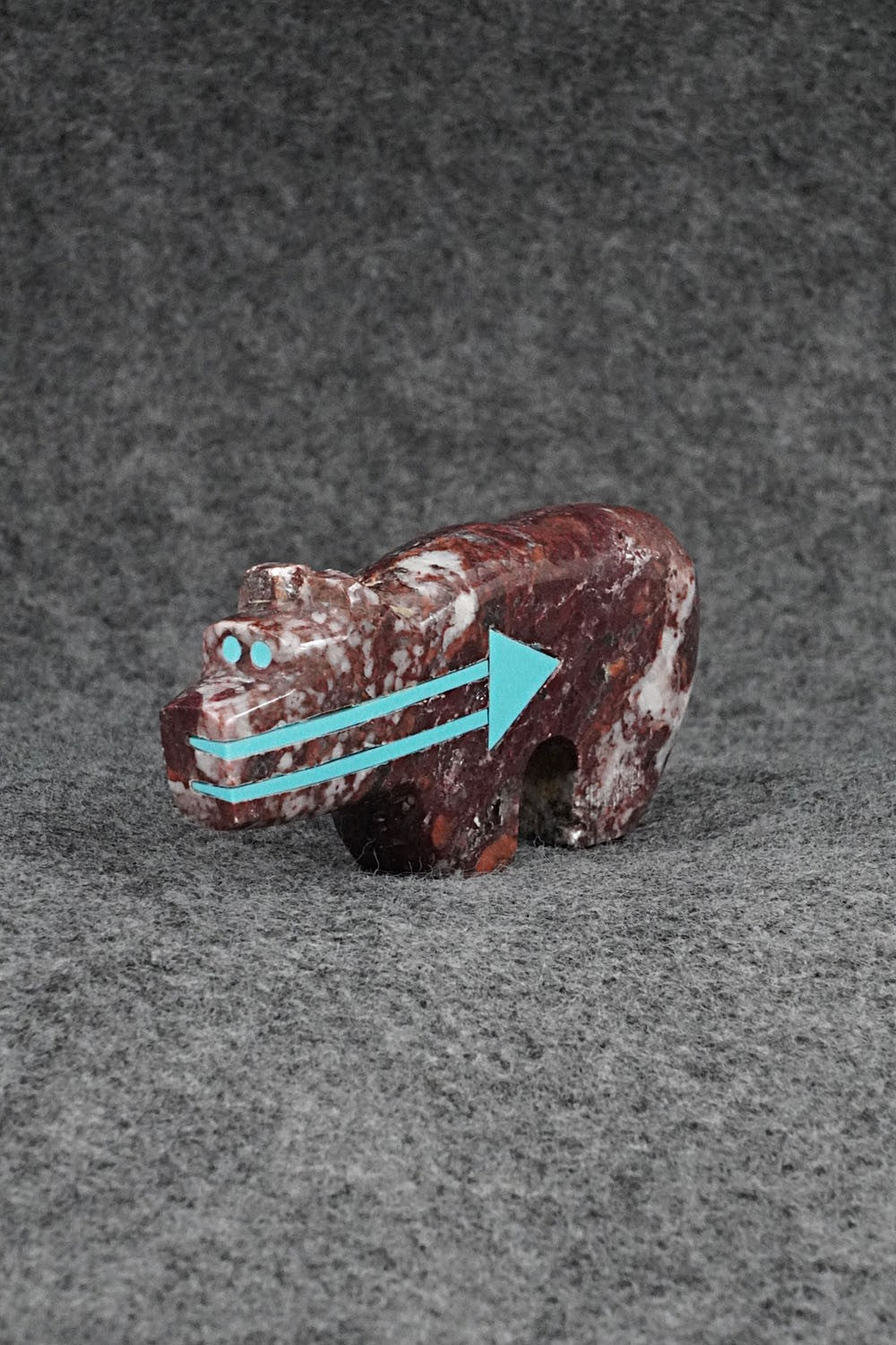 Bear Zuni Fetish Carving - Bernard Laiwakete