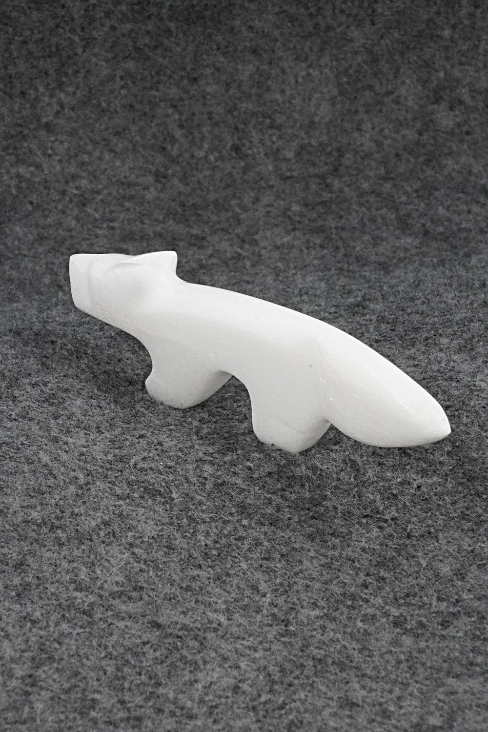 Wolf Zuni Fetish Carving - Kenric Laiwakete