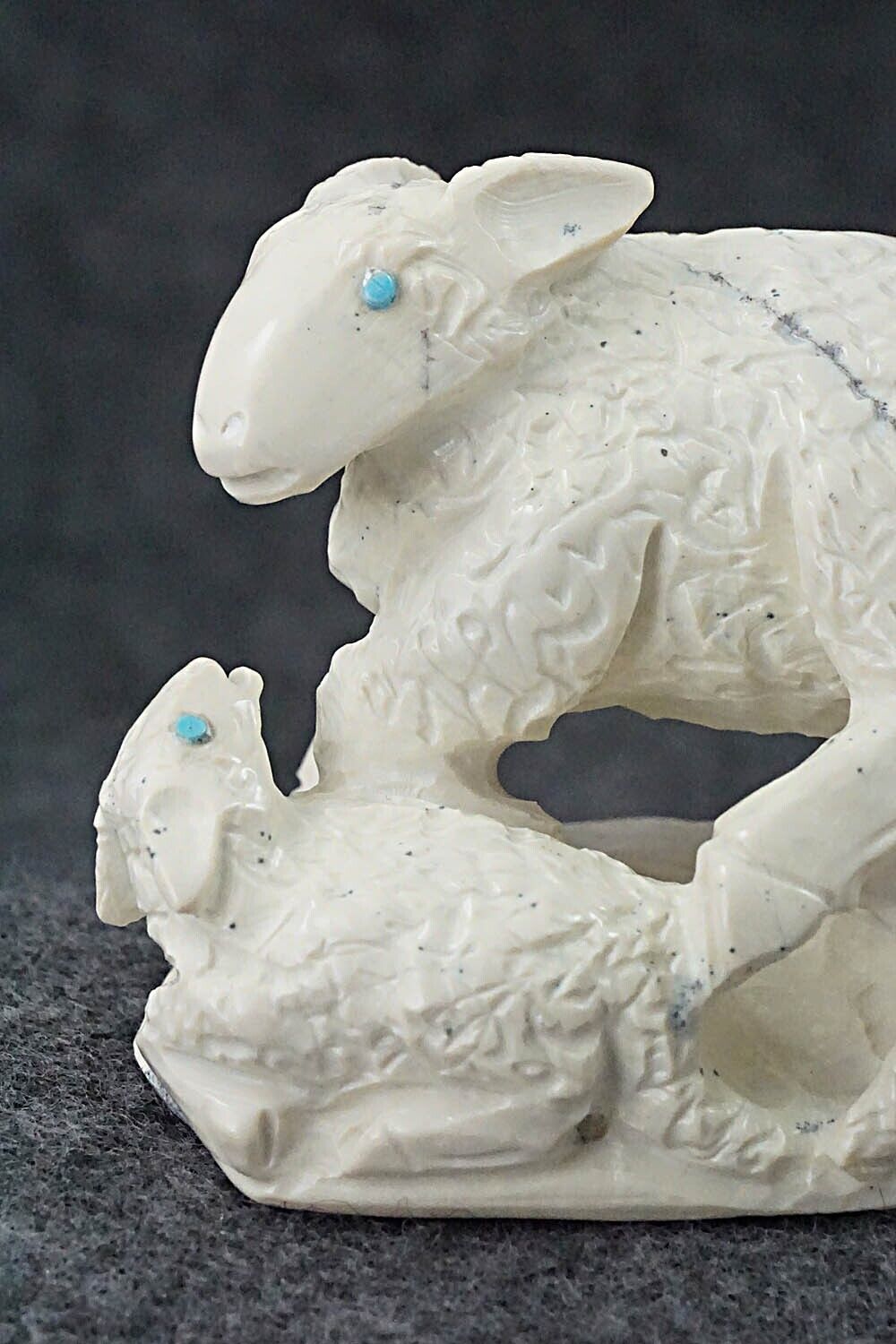 Sheep Zuni Fetish Carving - Derrick Kaamasee