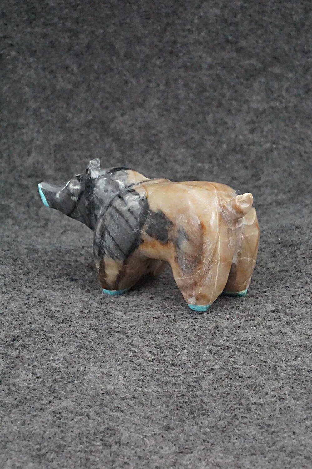 Pig Zuni Fetish Carving - Freddie Leekya
