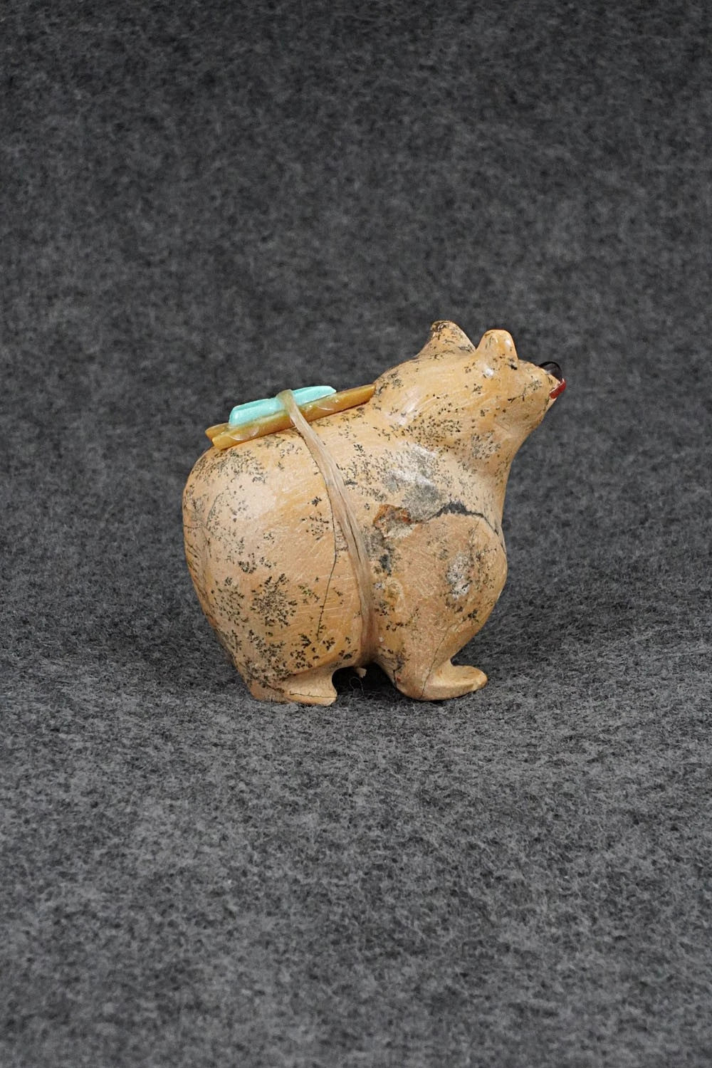 Bear Zuni Fetish Carving - Freddie Leekya