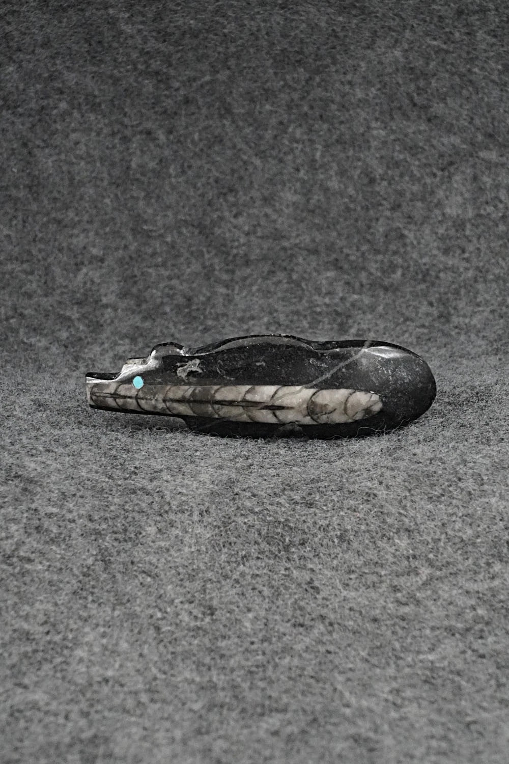 Bear Zuni Fetish Carving - Bernard Laiwakete