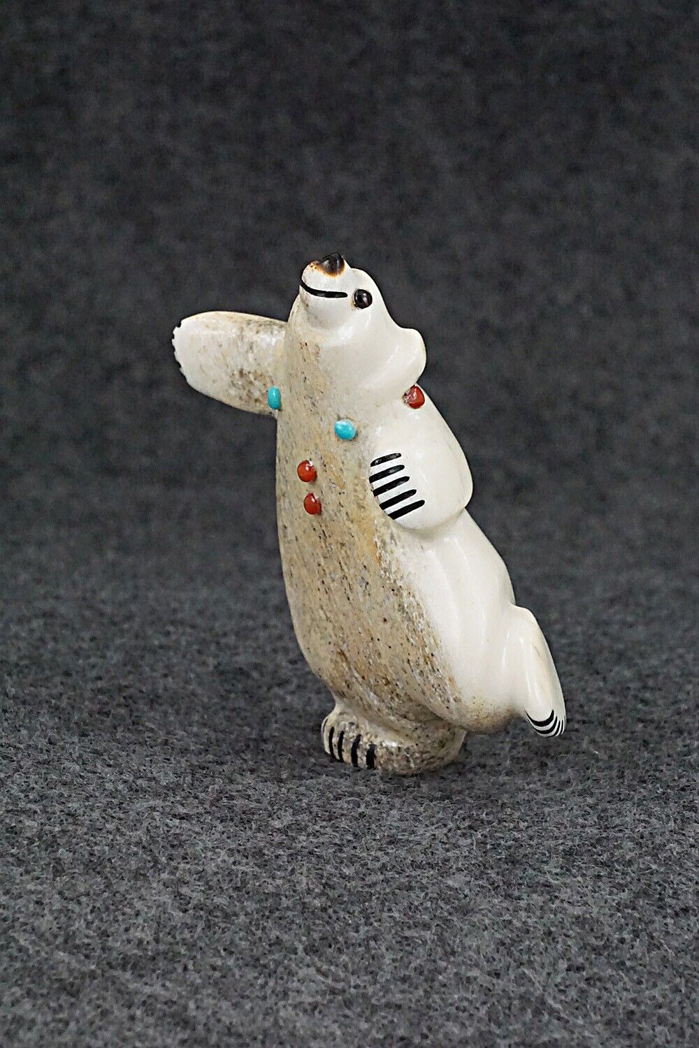 Bear Zuni Fetish Carving - Claudia Peina