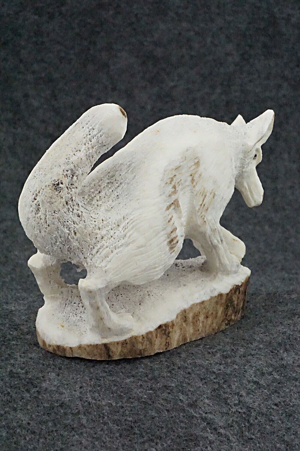 Wolf Zuni Fetish Carving - Lewis Malie Jr.