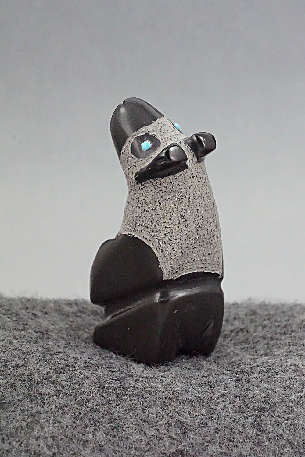Bear Zuni Fetish Carving - Reynold Lunasee