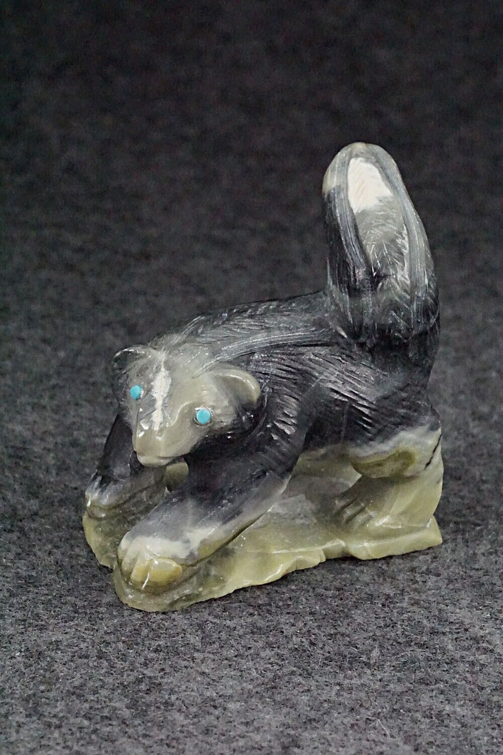 Badger Zuni Fetish Carving - Derrick Kaamasee