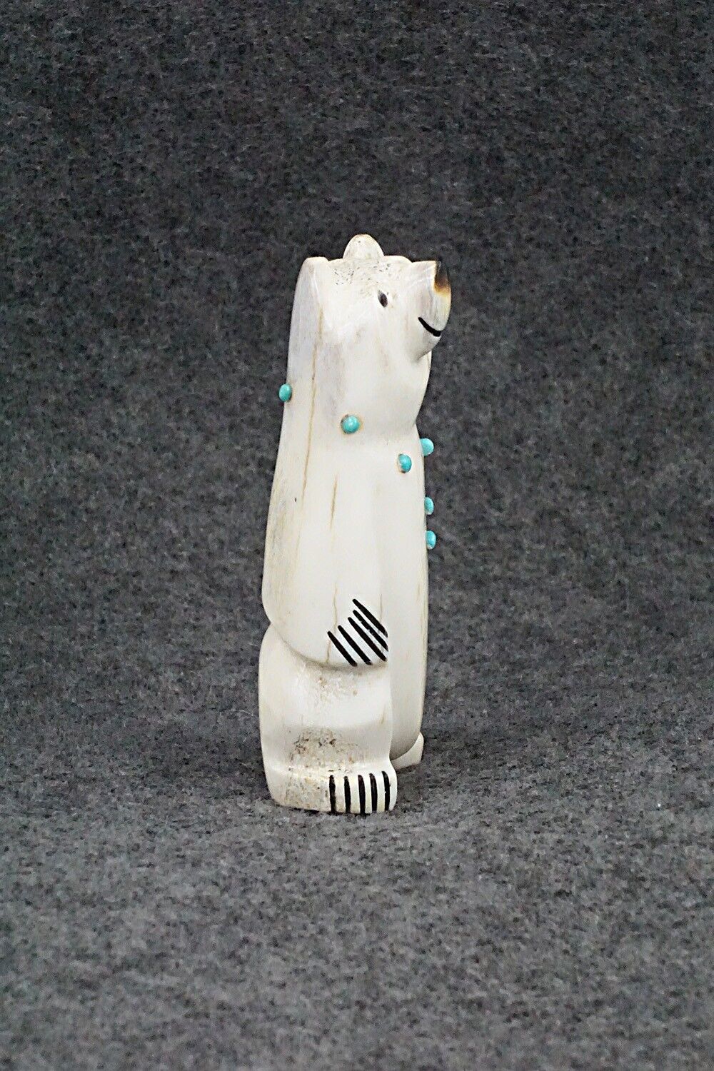 Bear Zuni Fetish Carving - Claudia Peina