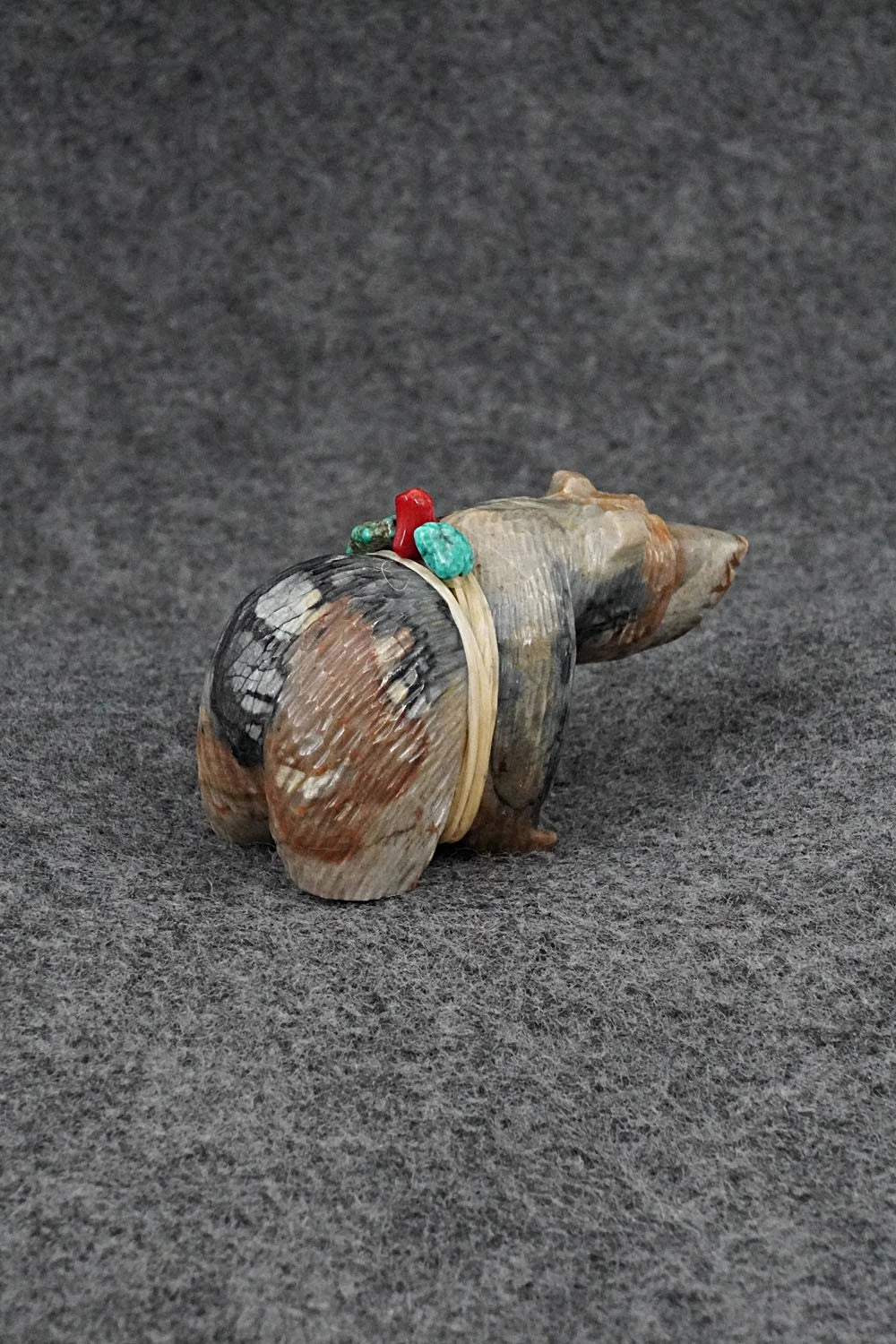 Bear Zuni Fetish Carving - Farlan & Paulette Quam