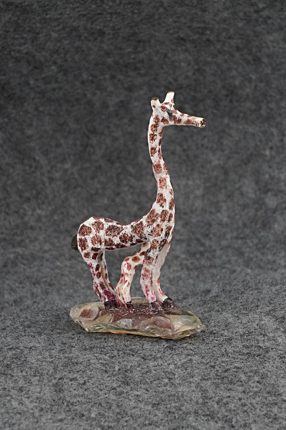 Giraffe Zuni Fetish Carving - Ruben Najara