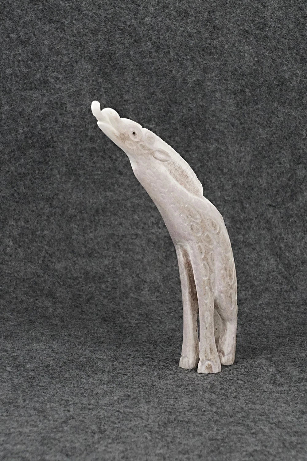 Giraffe Zuni Fetish Carving - Max Laate