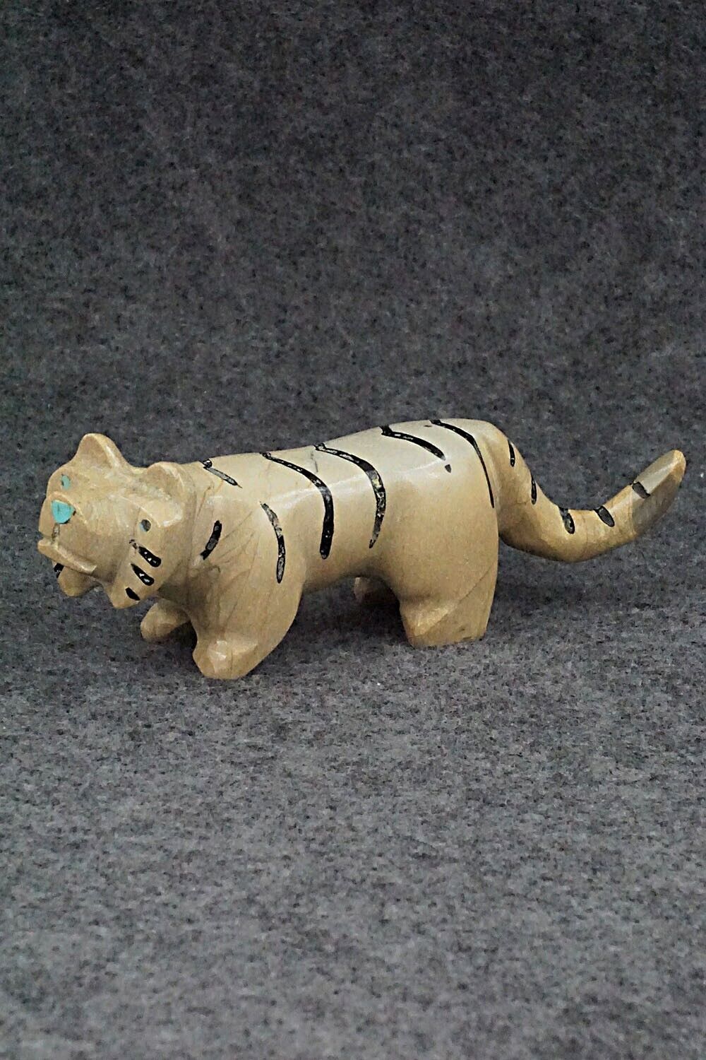 Tiger Zuni Fetish Carving - Enrike Leekya