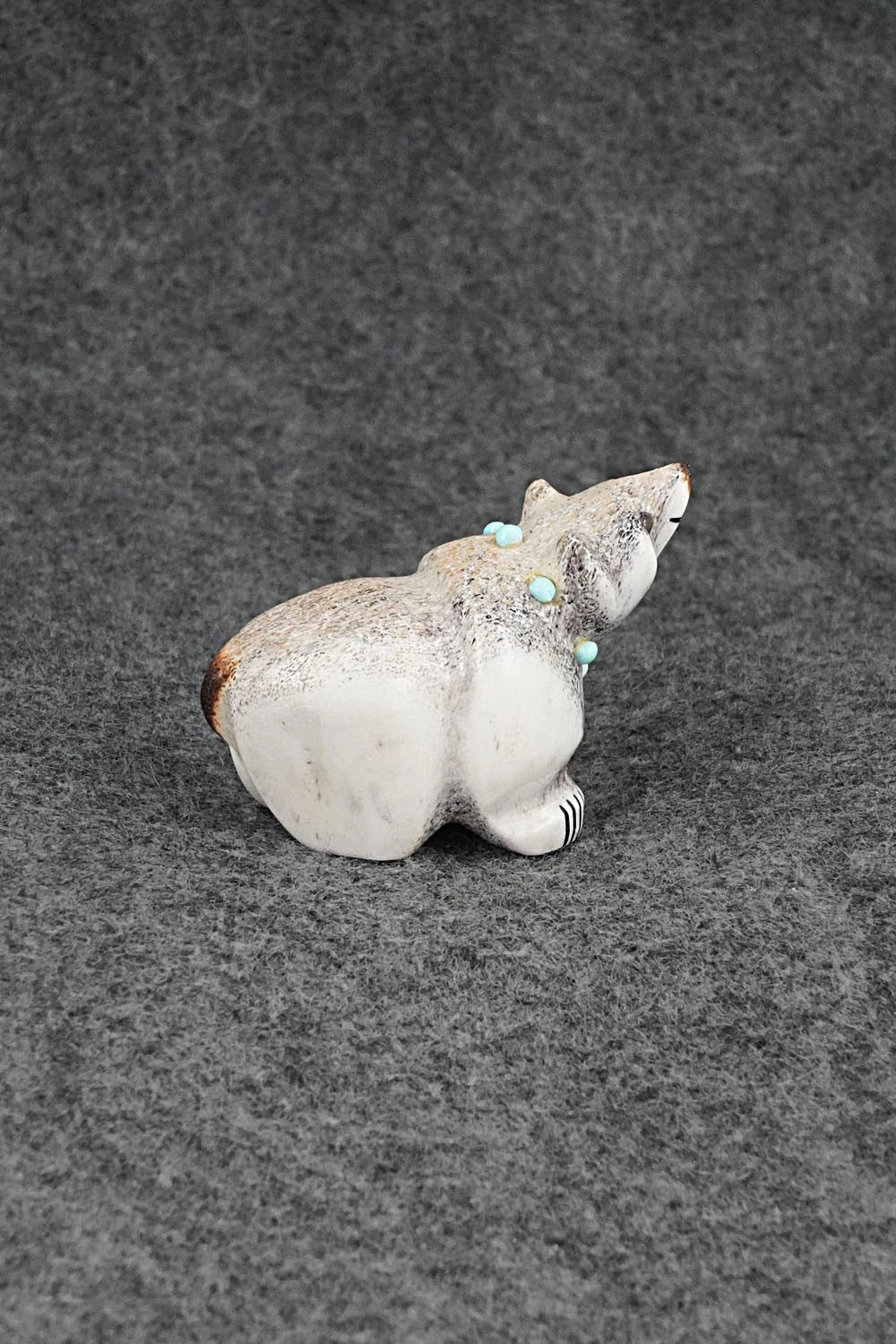 Bear Zuni Fetish Carving - Claudia Peina