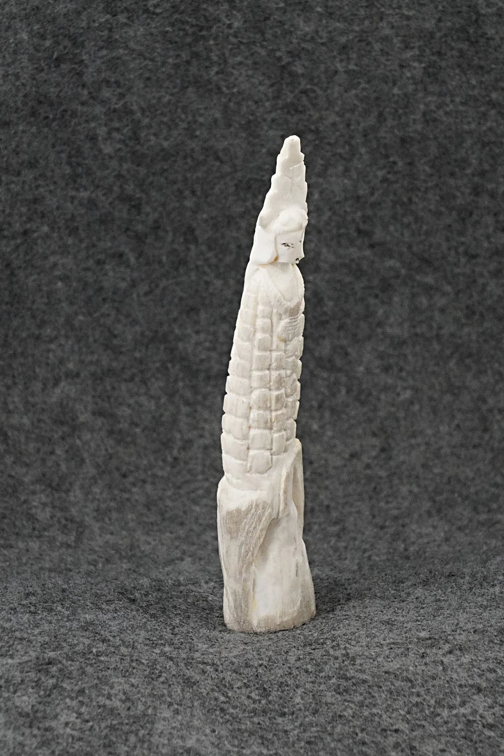 Corn Maiden Zuni Fetish Carving - Lewis Malie