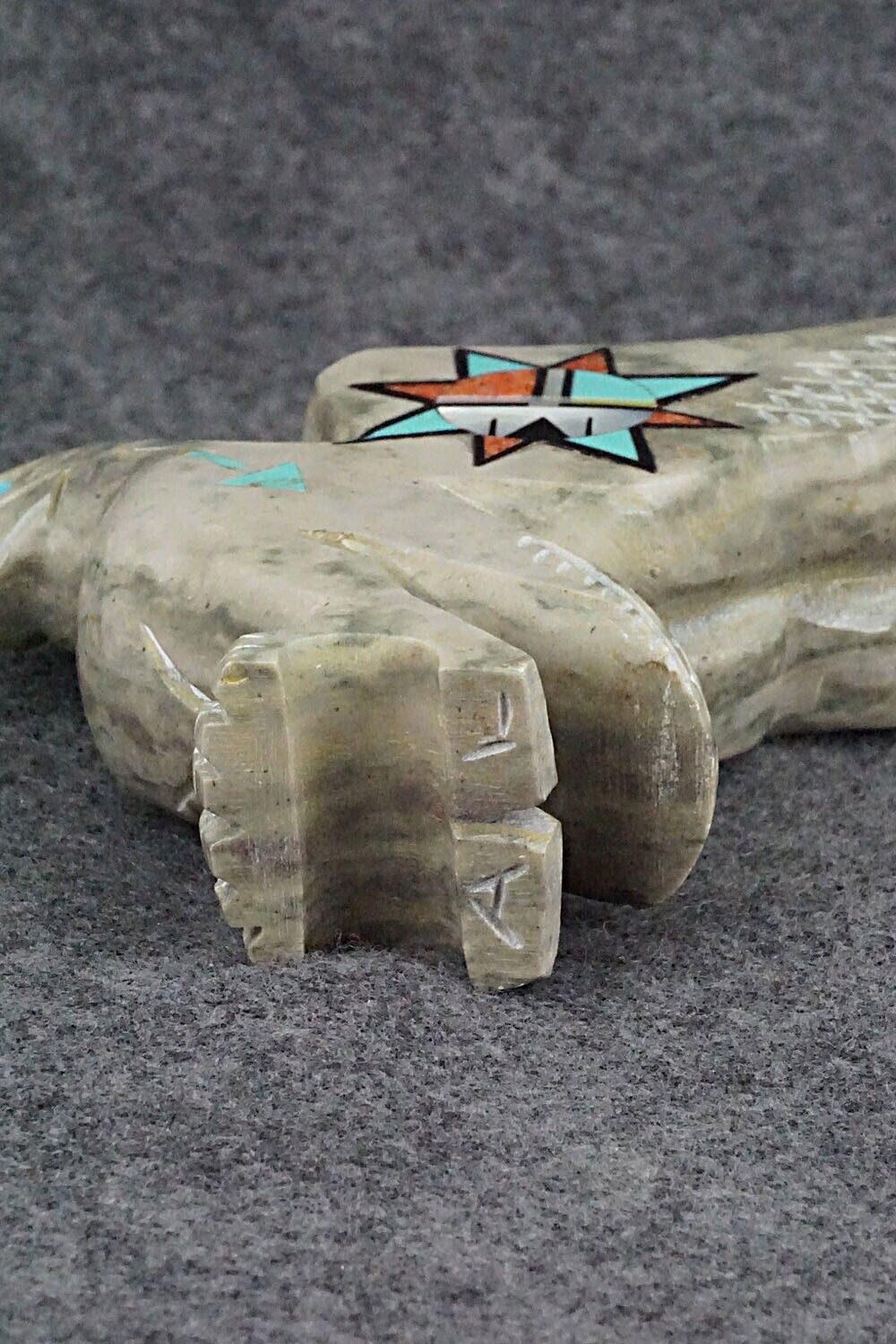Eagle Zuni Fetish Carving - Andres Lementino