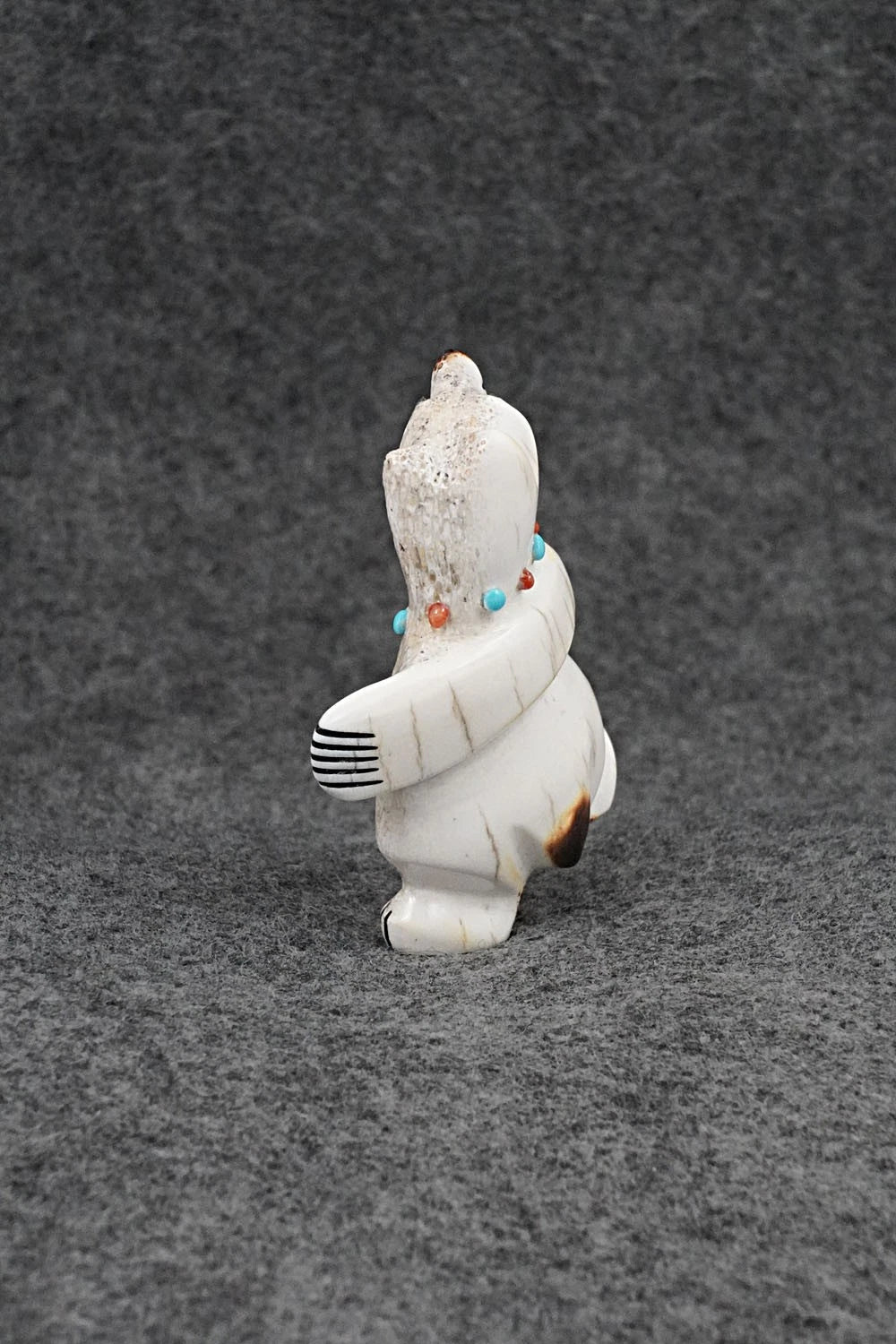 Bear Zuni Fetish Carving - Claudia Peina