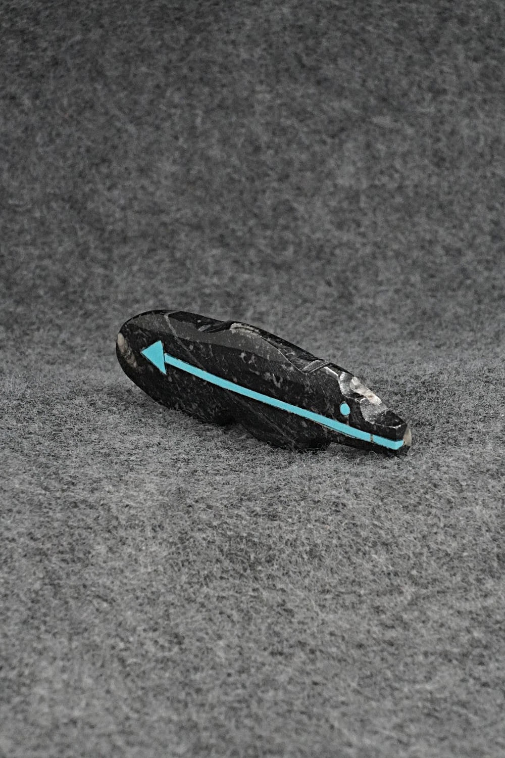 Bear Zuni Fetish Carving - Bernard Laiwakete