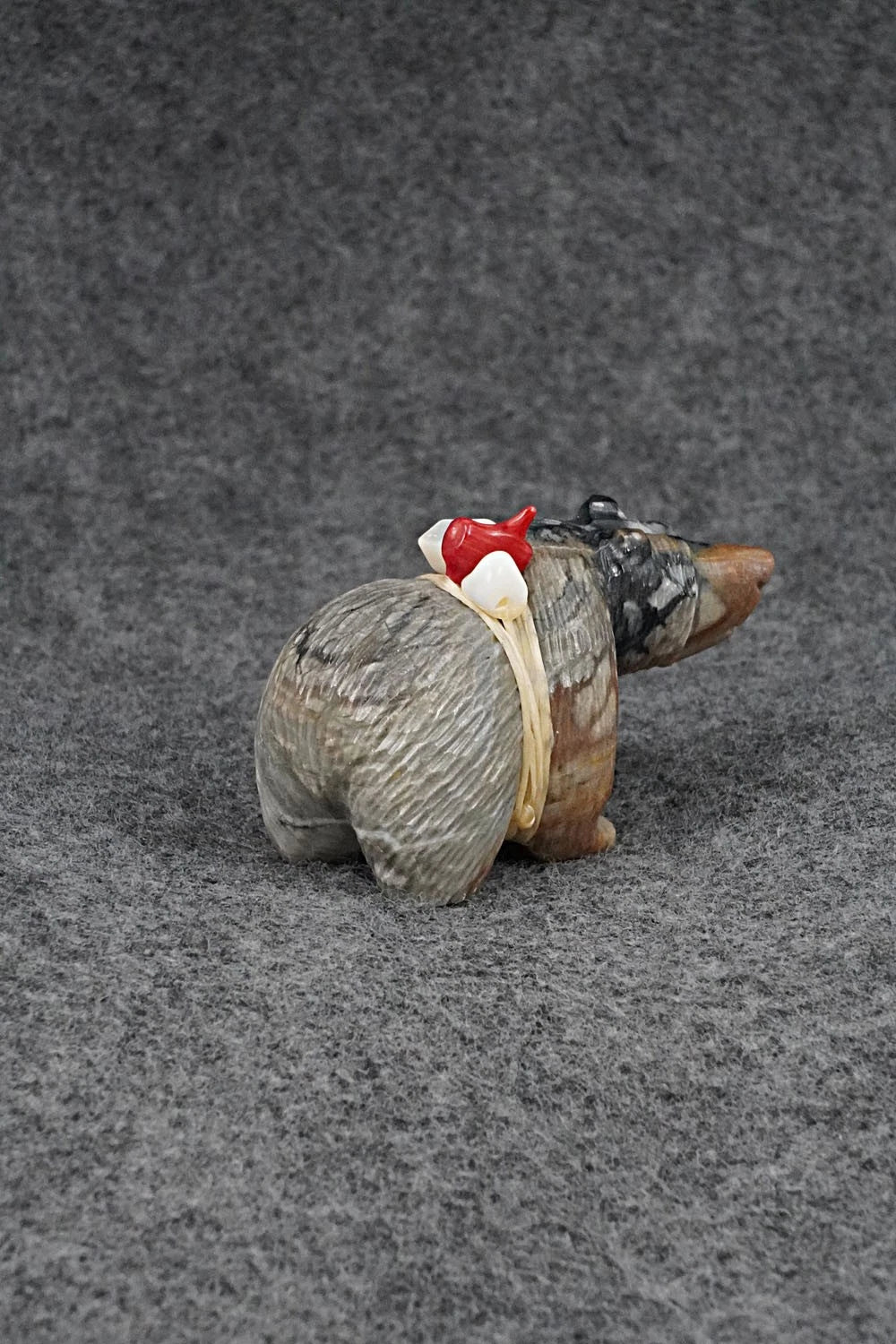 Bear Zuni Fetish Carving - Farlan & Paulette Quam