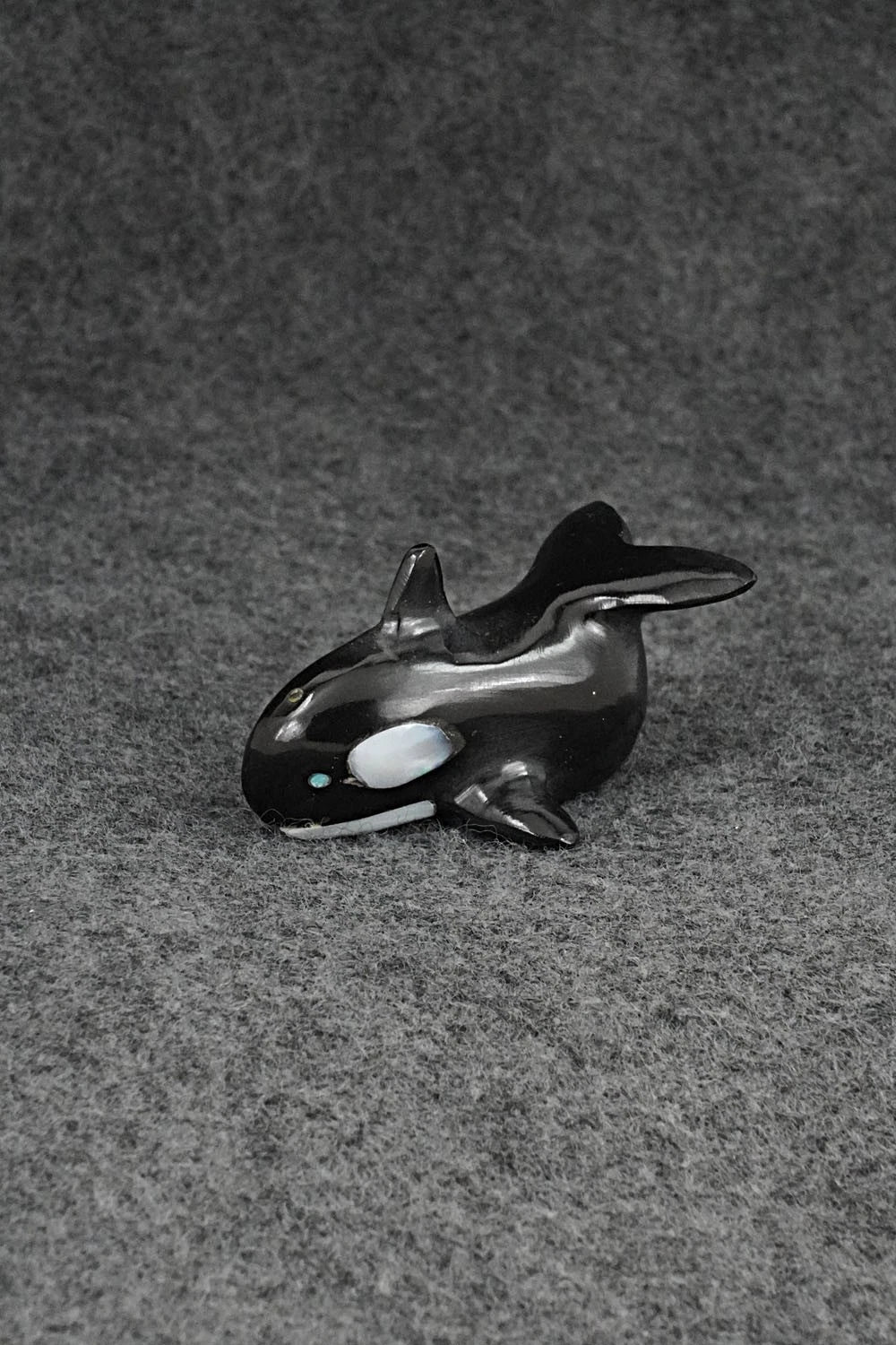 Whale Zuni Fetish Carving - Calvart Bowannie