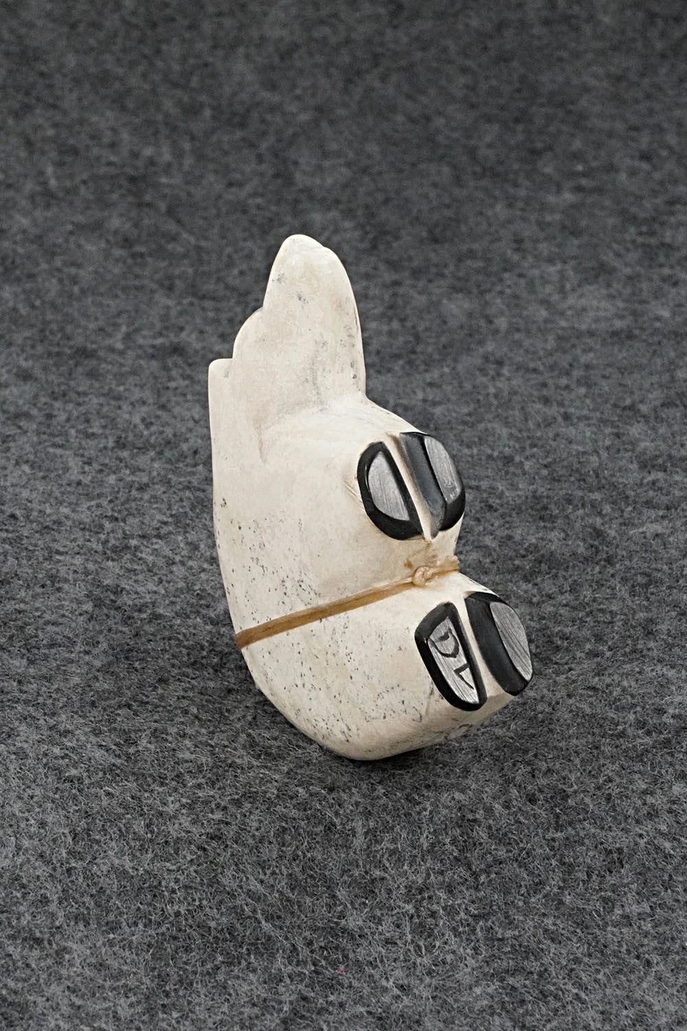 Bear Zuni Fetish Carving - Delvin Leekya