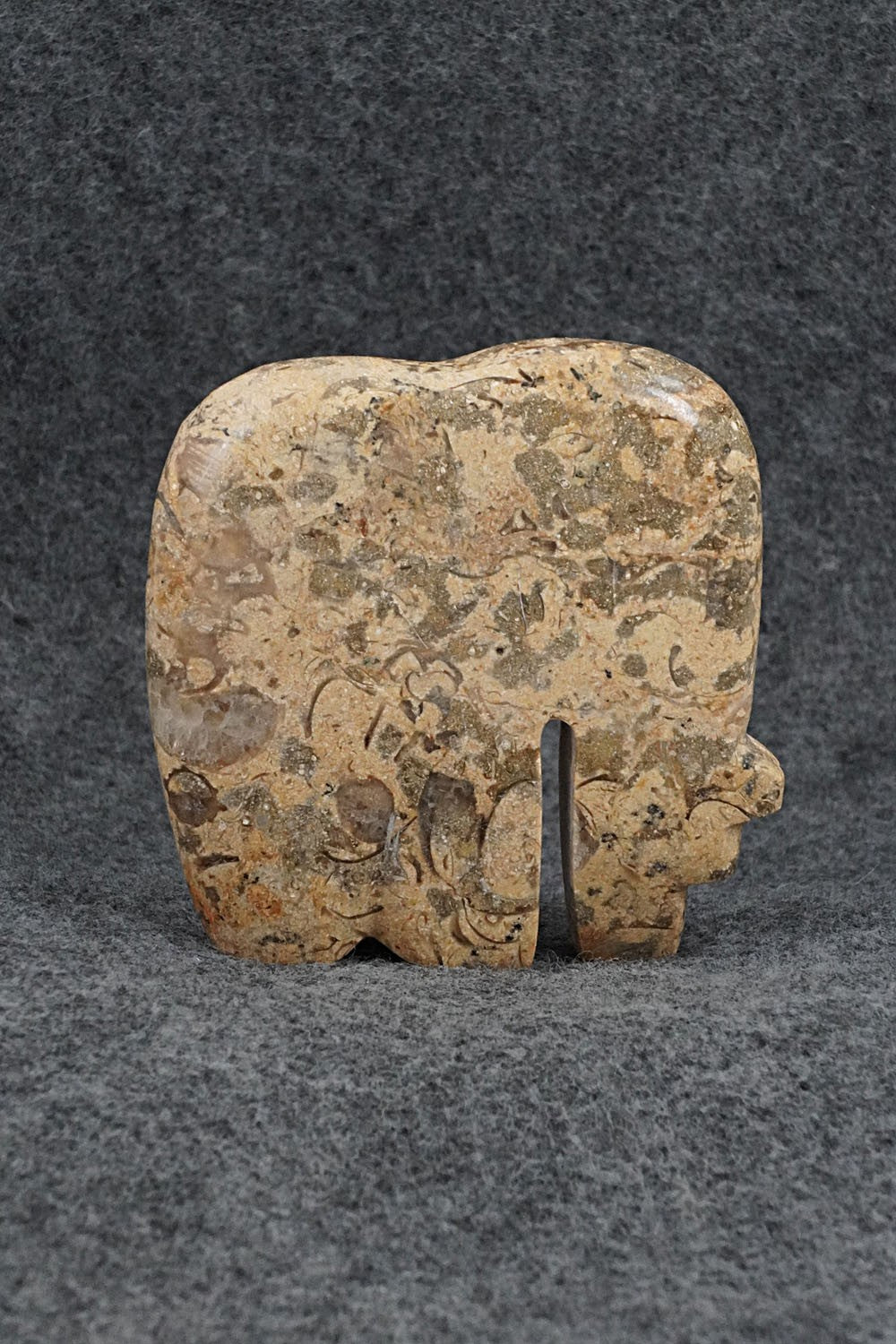 Bear Zuni Fetish Carving - Bernard Laiwakete