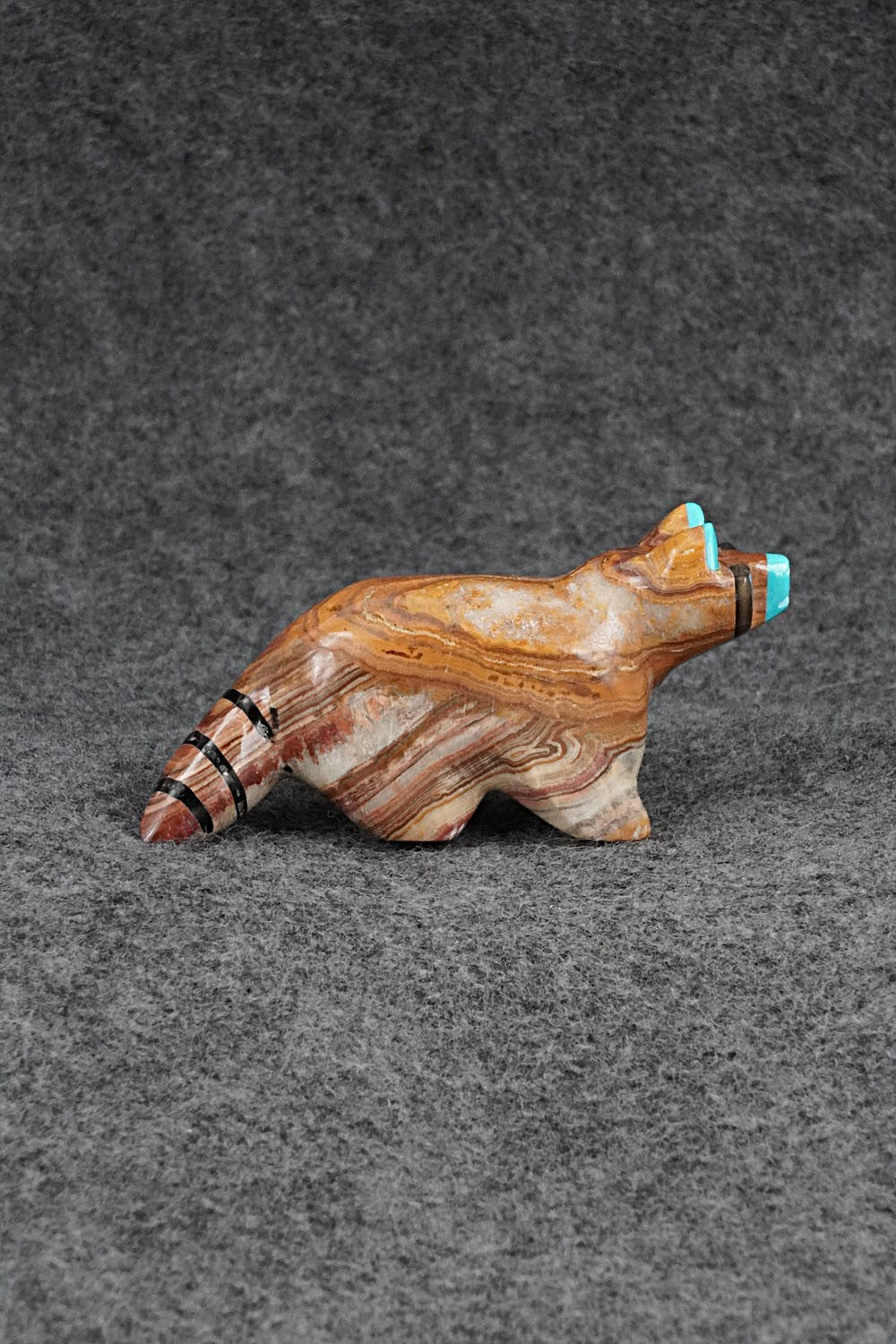 Raccoon Zuni Fetish Carving - Enrike Leekya