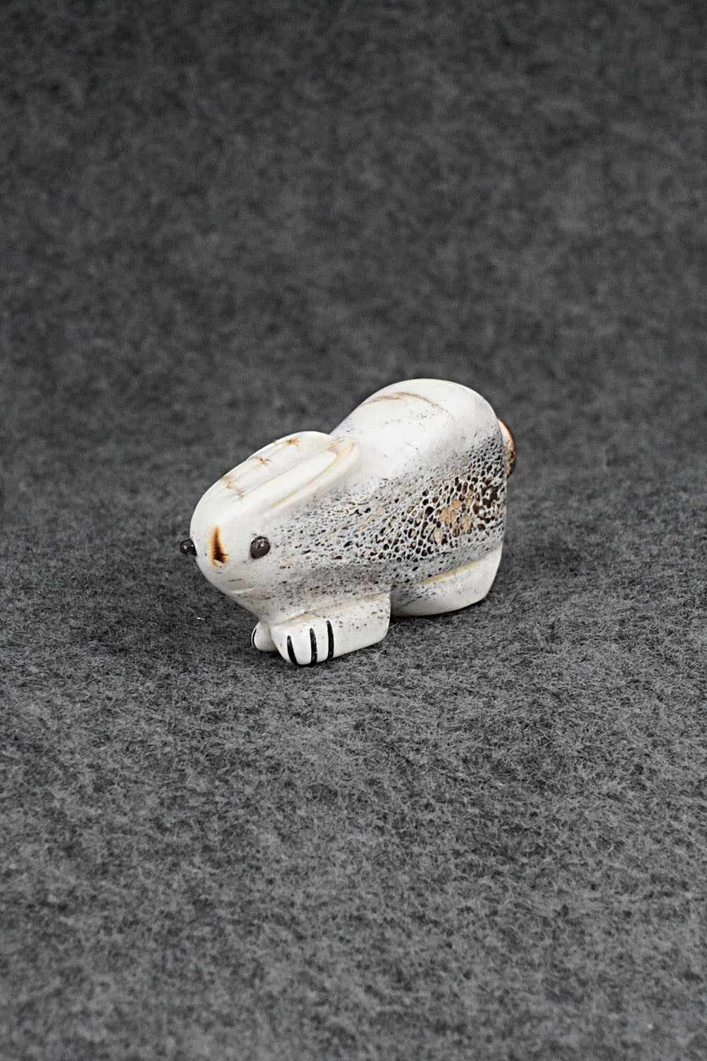 Rabbit Zuni Fetish Carving - Claudia Peina