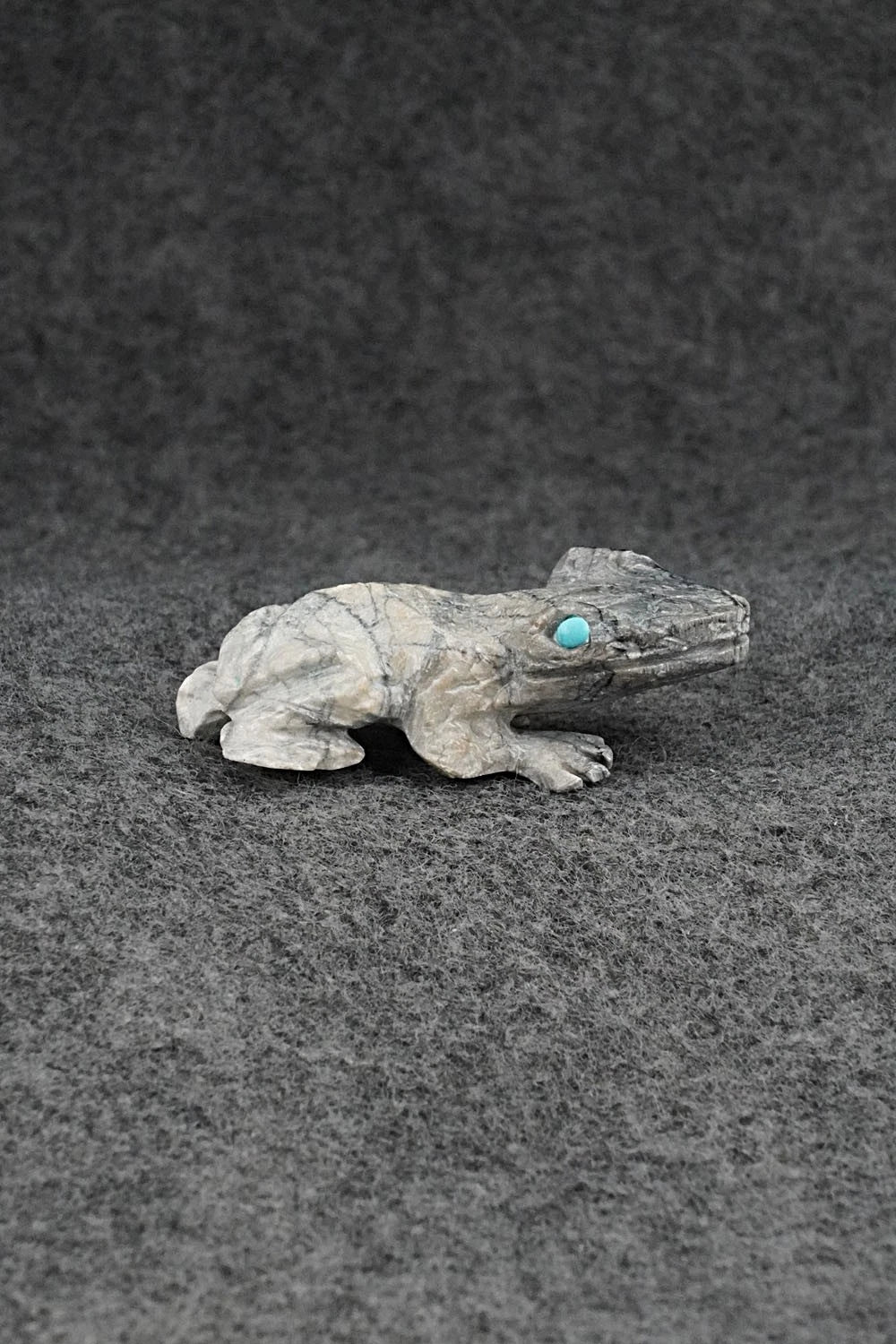 Frog Zuni Fetish Carving - Dina Owan