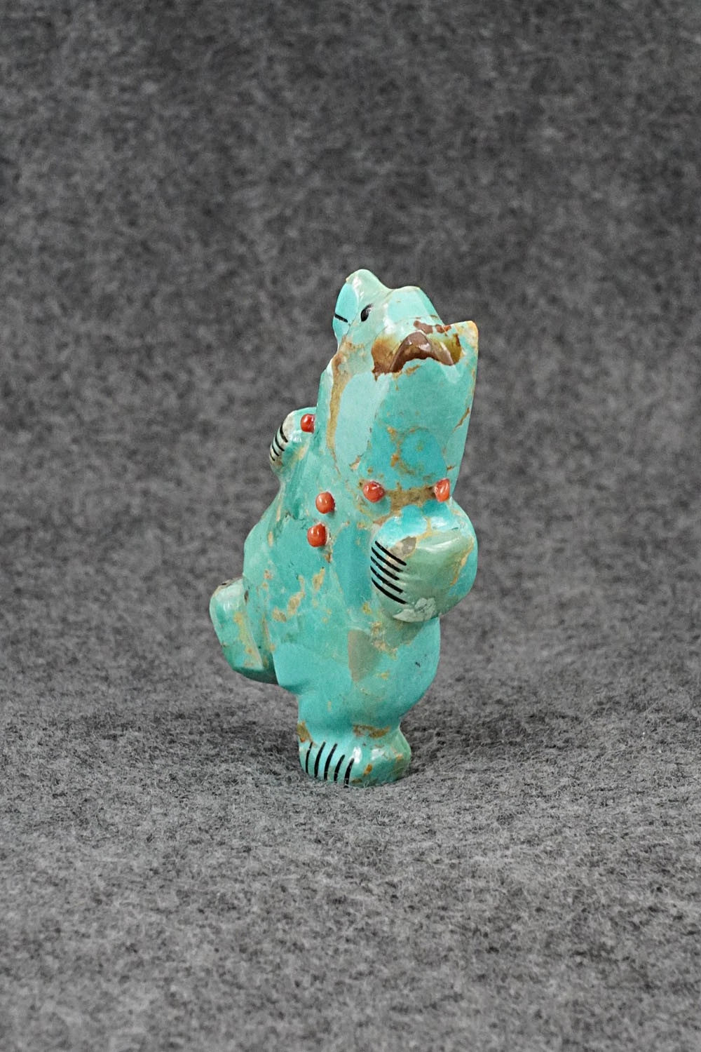 Bear Zuni Fetish Carving - Claudia Peina