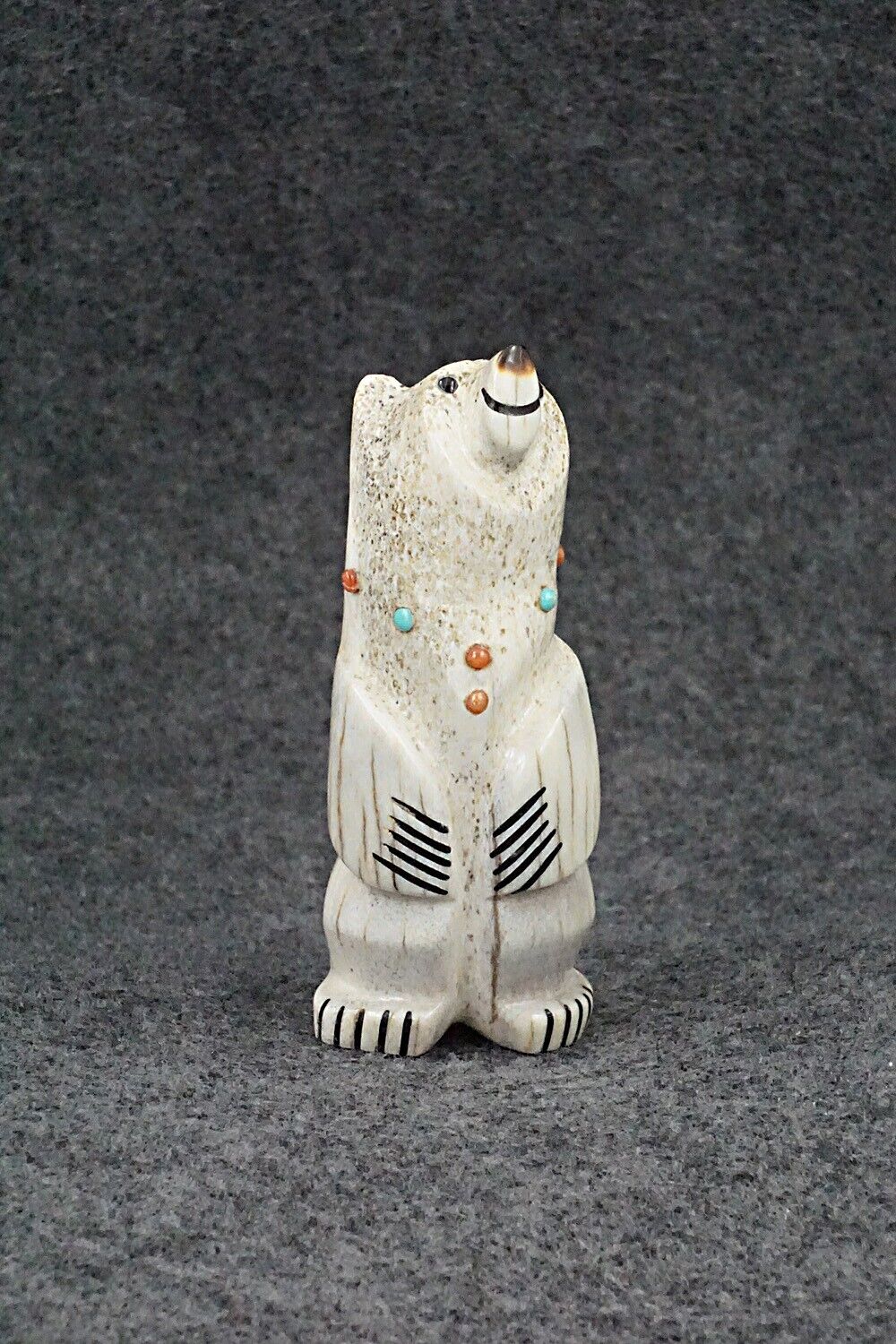 Bear Zuni Fetish Carving - Claudia Peina