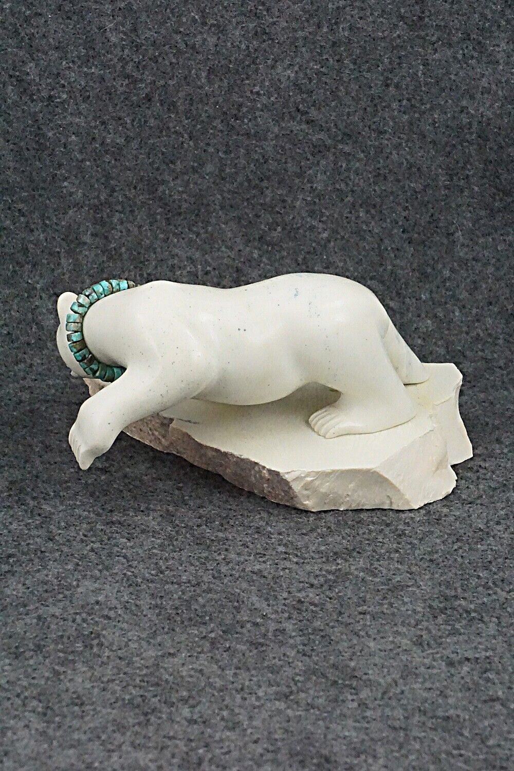 Bear Zuni Fetish Carving - Albert Eustace Sr.