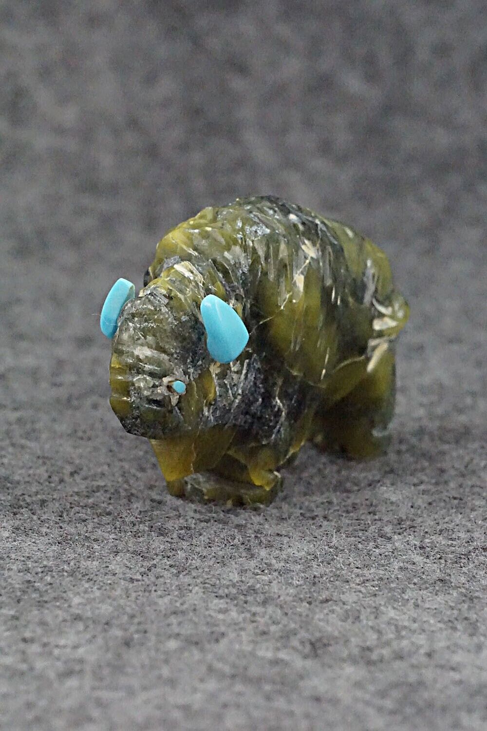 Buffalo Zuni Fetish Carving - Kevin Quam