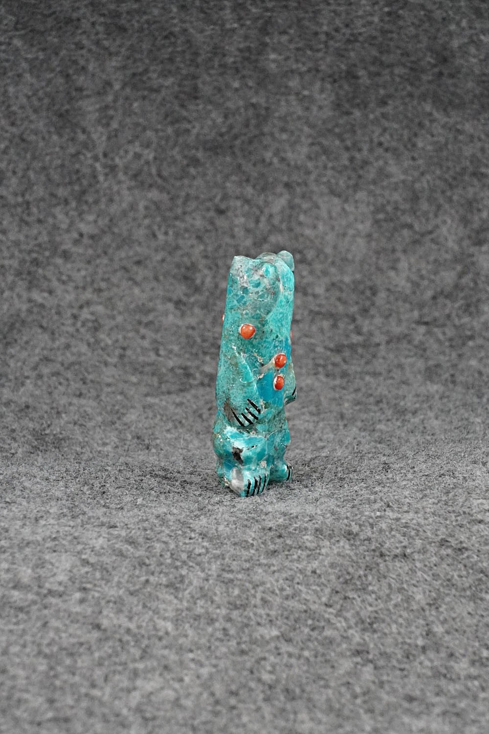 Bear Zuni Fetish Carving - Claudia Peina