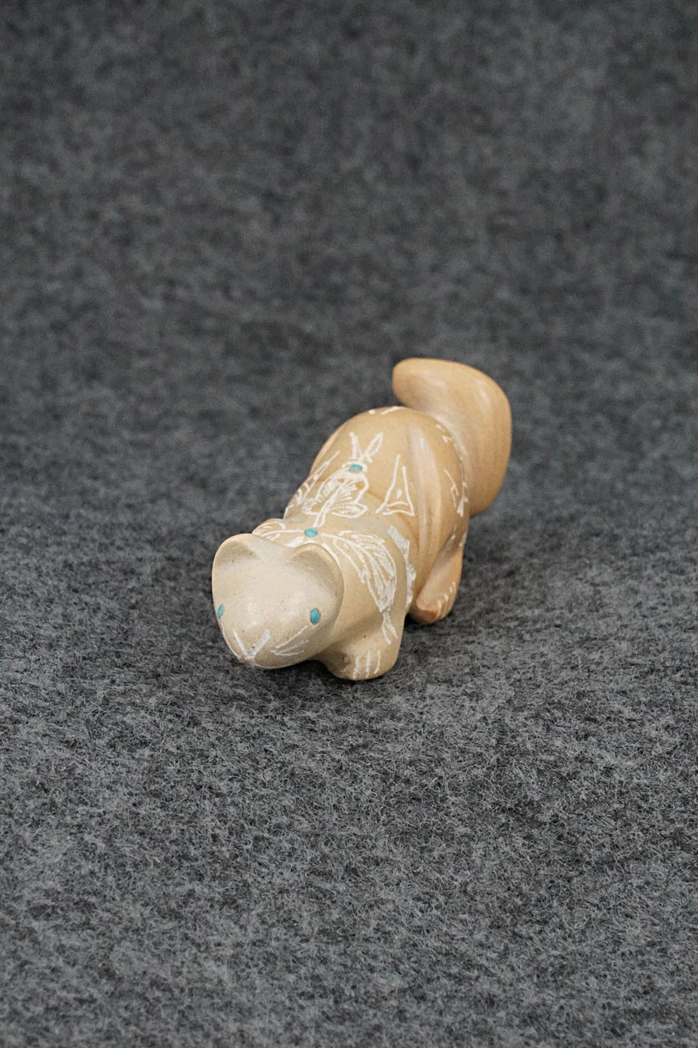Mountain Lion Zuni Fetish Carving - Adrian Cachini