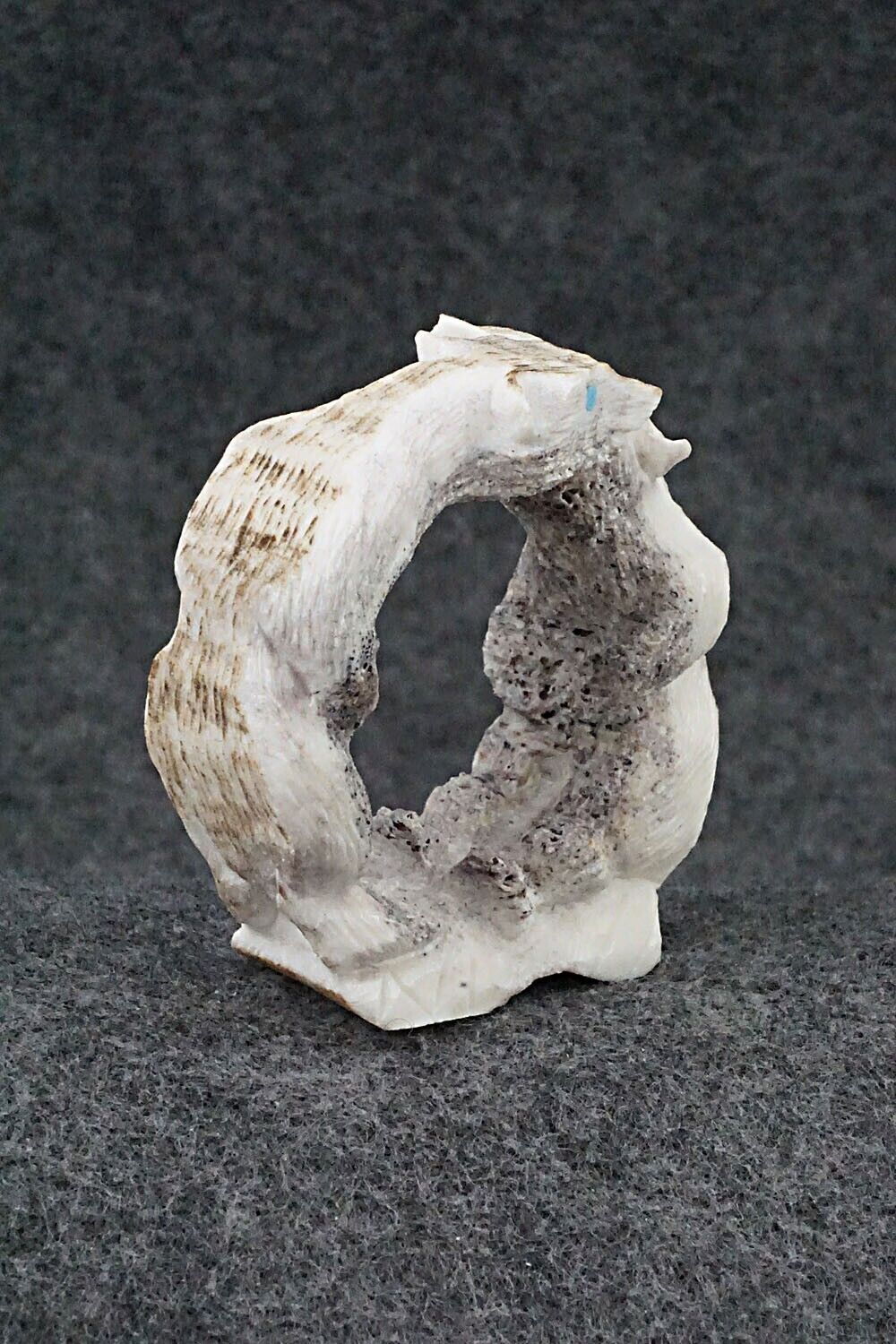 Bear Zuni Fetish Carving - Chris Peina