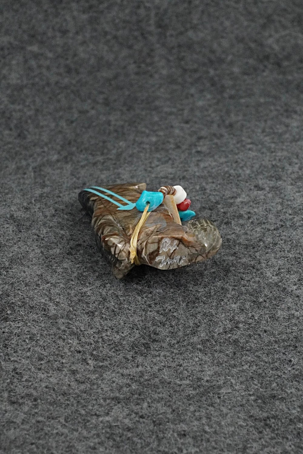 Wolf Zuni Fetish Carving - Rodney Laiwakete