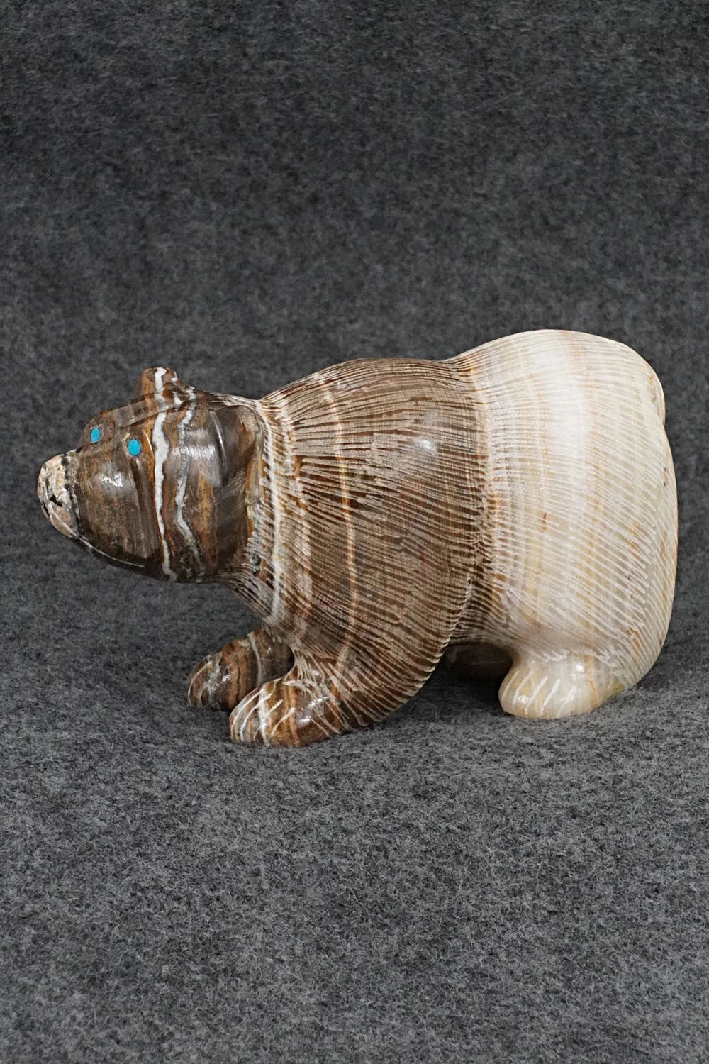 Bear Zuni Fetish Carving - Nelson Yatsattie