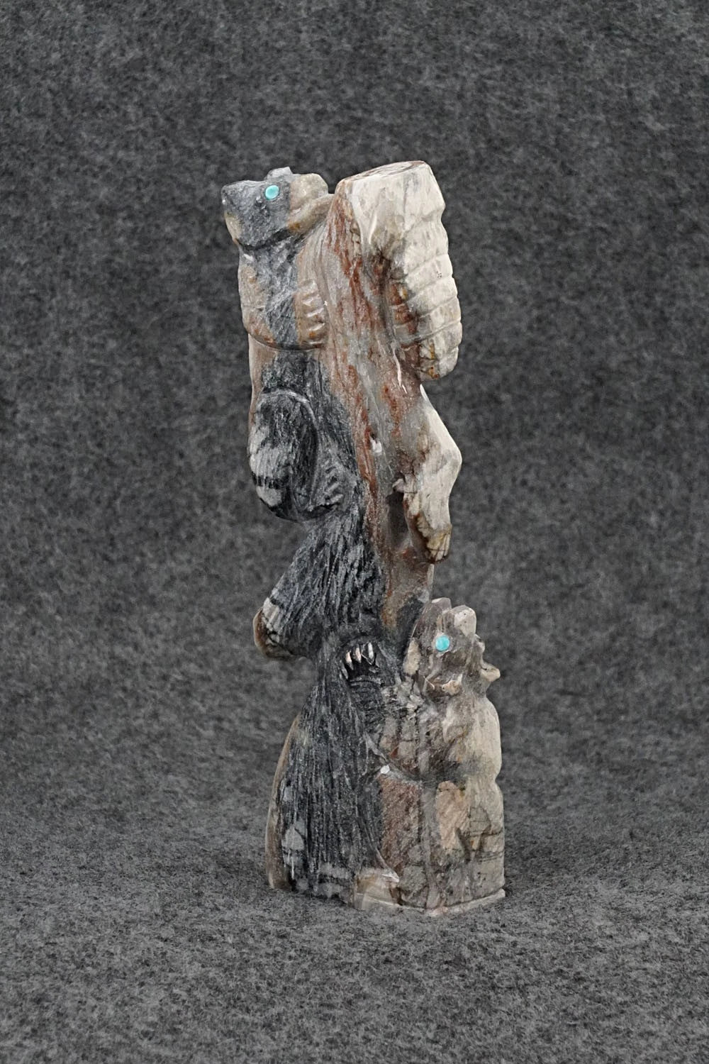 Bears Zuni Fetish Carving - Derrick Kaamasee