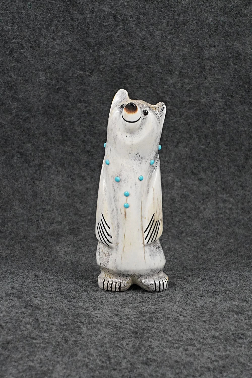 Bear Zuni Fetish Carving - Claudia Peina