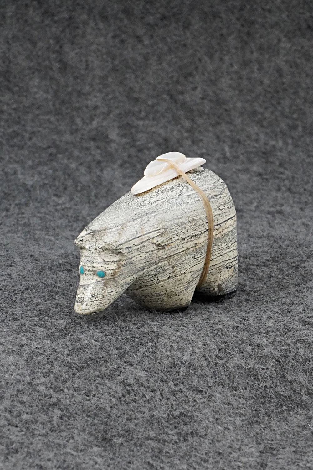 Bear Zuni Fetish Carving - Delvin Leekya