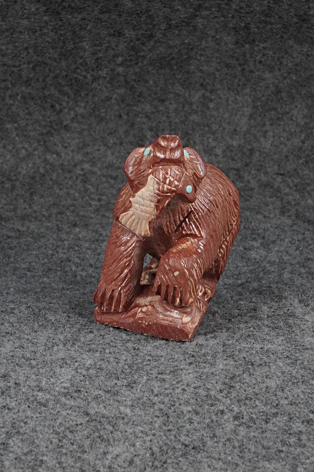Bear Zuni Fetish Carving - Derrick Kaamasee