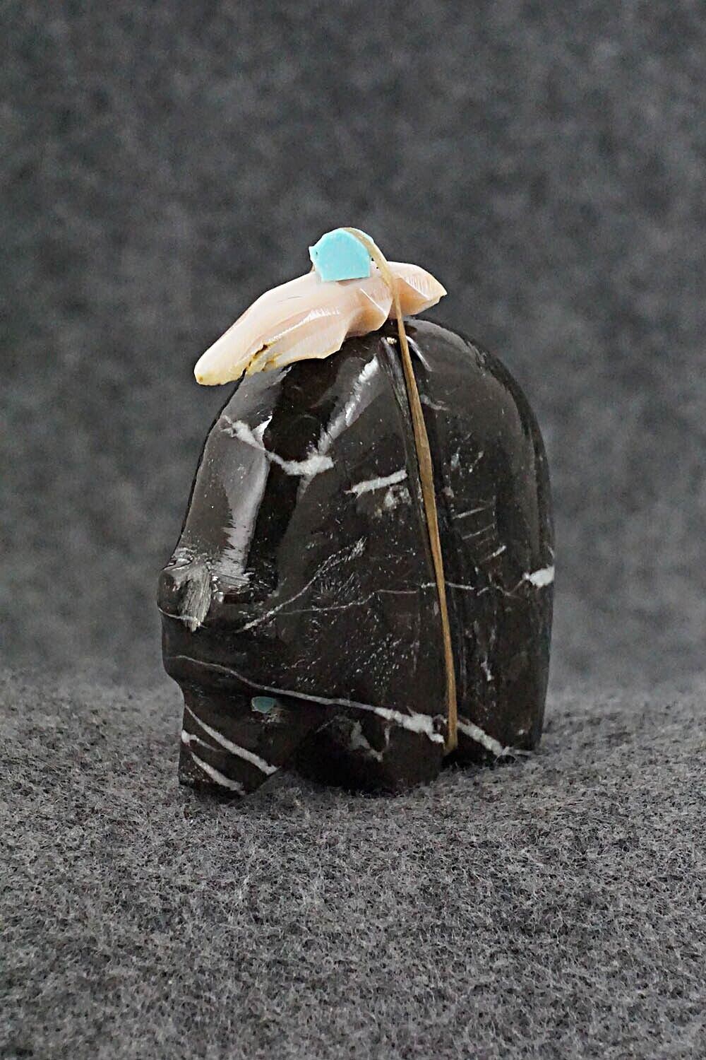 Bear Zuni Fetish Carving - Ariane Quam